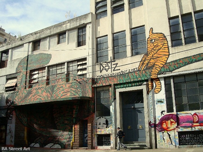 Dotz dinosaurs dinosaurios buenos aires street art graffiti © buenosairesstreetart.com Dotz dinosaurs dinosaurios buenos aires street art graffiti © buenosairesstreetart.com