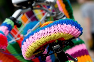 yarn bombing buenos aires bici intervenciones urbanas festival de bici buenosairesstreetart.com adri godis photography