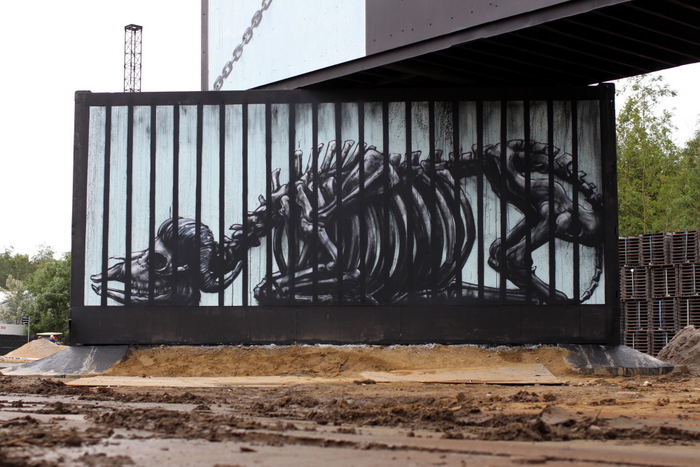 roa skeleton street art belgium ghent werchter graffiti 