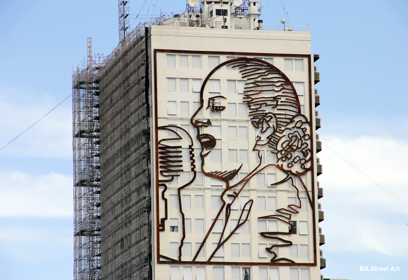 evita Edificio del Ministerio de Obras Publicas eva peron mural esculturas 