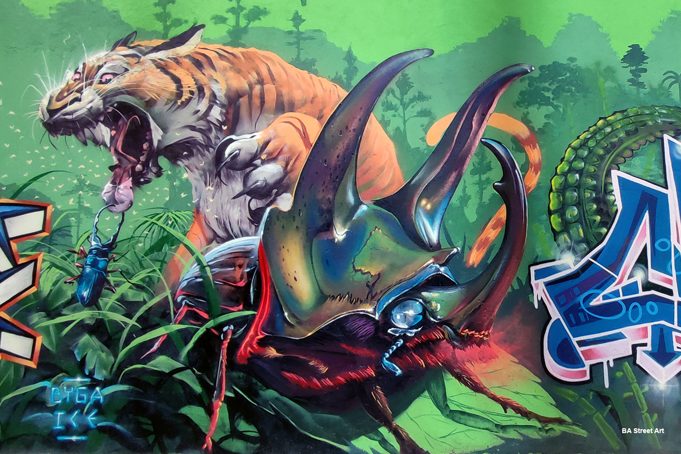 Buenos Aires graffiti artists paint jungle wall in Palermo | BA Street Art